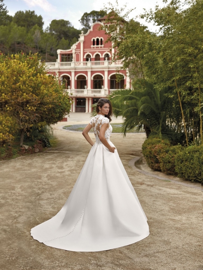 Amelie 25014 back.jpg